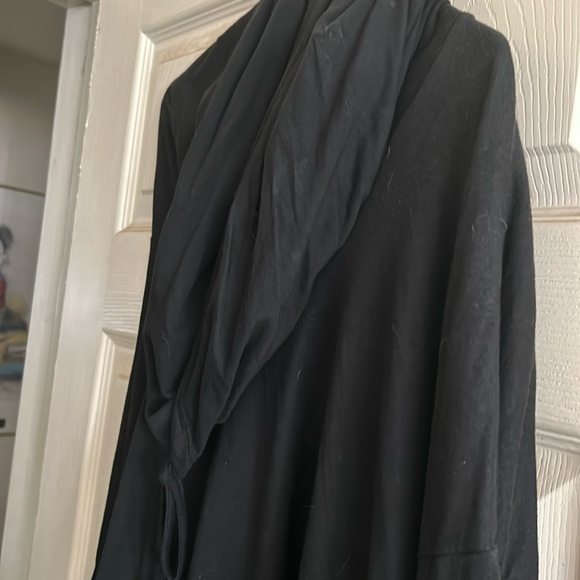 Roaman's Tops - Make An Offer Roman’s black cowl neck long tunic 👏